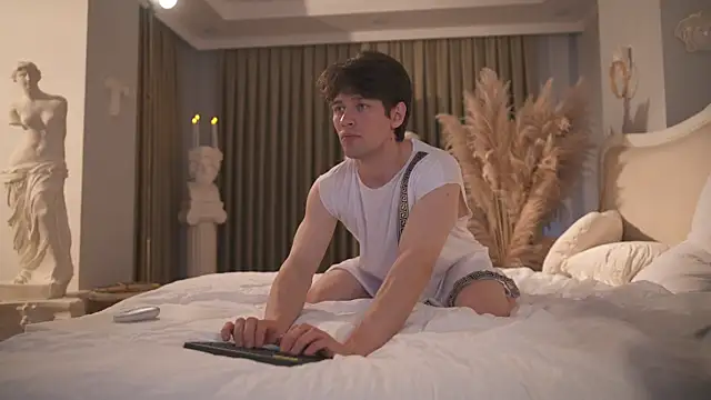 tommyjoyer online show from November 17, 2025, 7:03 am