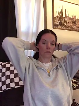 SidneyRaee online show from December 19, 2025, 4:25 pm