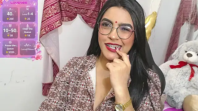 lakshmiraniii online show from December 19, 2025, 1:51 pm