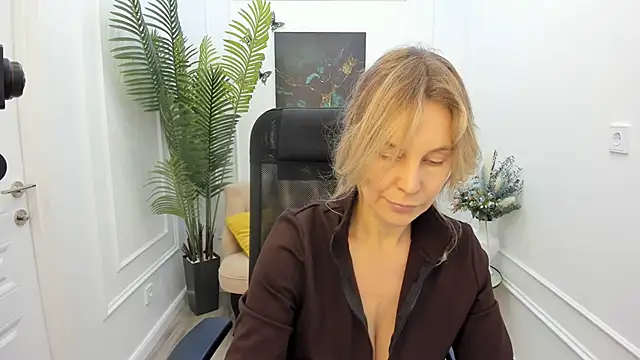 Sinty Devis online show from December 3, 2025, 4:31 am