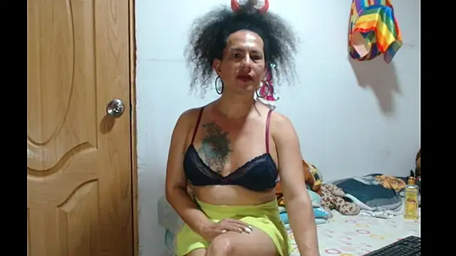 abbycrespa online show from March 18, 2025, 9:53 pm