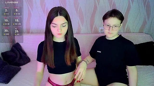  crazy baby  online show from November 29, 2025, 7:39 pm