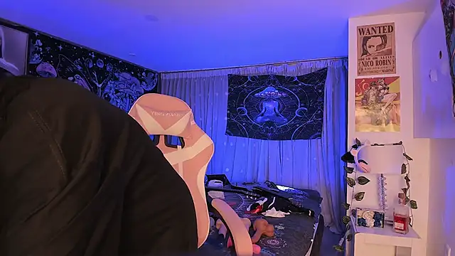 LanaKyutt online show from February 23, 2025, 7:55 am