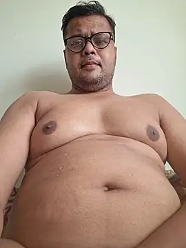 dirtybearr online show from November 1, 2025, 6:04 am