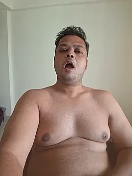 dirtybearr online show from November 13, 2025, 4:22 am