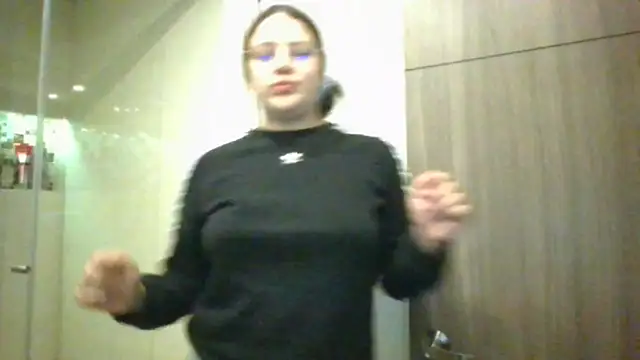  Sarahh 0 online show from December 17, 2024, 3:17 am