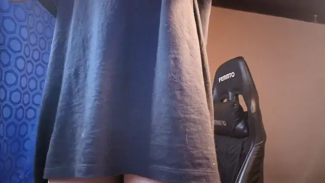 angelitofemboy online show from April 3, 2026, 4:27 pm