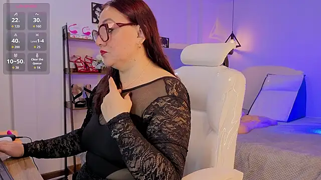 lady nylon  online show from February 23, 2026, 12:02 pm