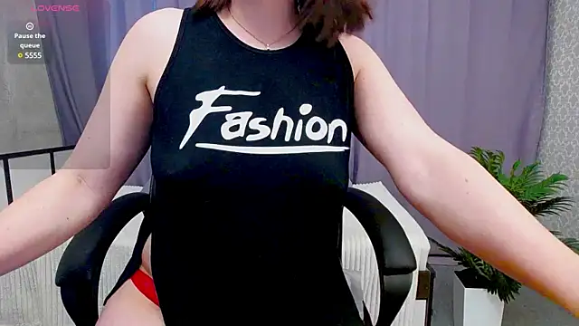 Camelia Lillie online show from March 14, 2025, 10:29 am