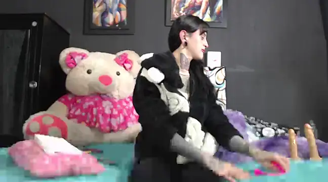 emma onassis 17 online show from January 12, 2025, 8:57 am