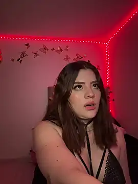 Jullieetta online show from December 26, 2024, 6:43 pm