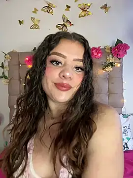 Jullieetta online show from March 13, 2026, 7:20 pm