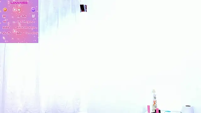 RoxannaBlanche online show from October 6, 2025, 6:27 pm