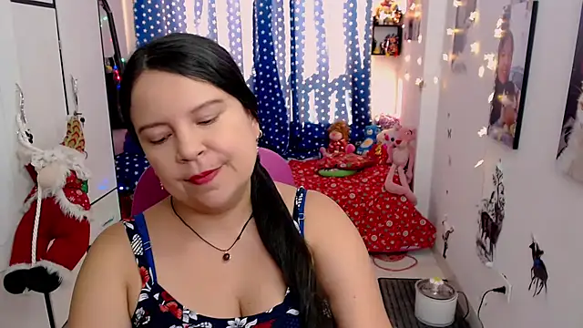 claryssa  online show from December 6, 2024, 7:56 pm