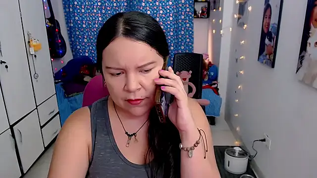 claryssa  online show from September 15, 2025, 7:58 pm