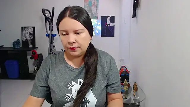 claryssa  online show from June 5, 2026, 7:52 pm