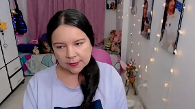 claryssa  online show from June 6, 2026, 7:57 am