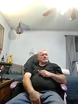 Snapshot of bigdoog8 chatting on March 17, 2026, 10:24 pm bigdoog8 online show from March 17, 2026, 10:24 pm