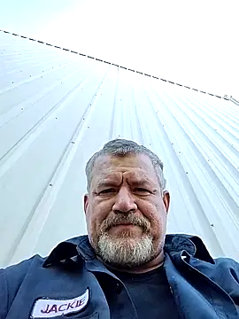 Snapshot of bigdoog8 chatting on April 6, 2026, 4:52 pm bigdoog8 online show from April 6, 2026, 4:52 pm