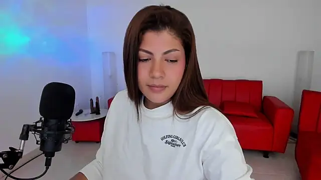 Luci Amore online show from March 18, 2026, 1:53 am