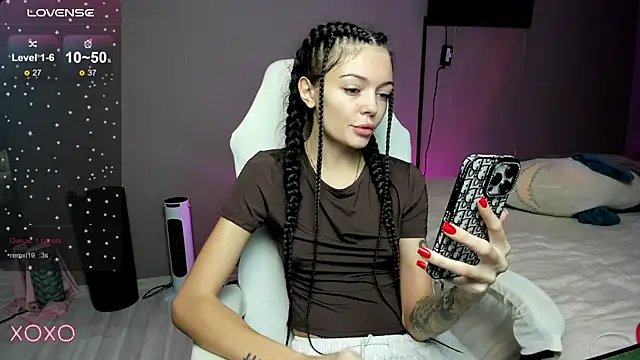 Snapshot of Mariella_Adamss chatting on October 31, 2025, 10:16 am Mariella Adamss online show from October 31, 2025, 10:16 am