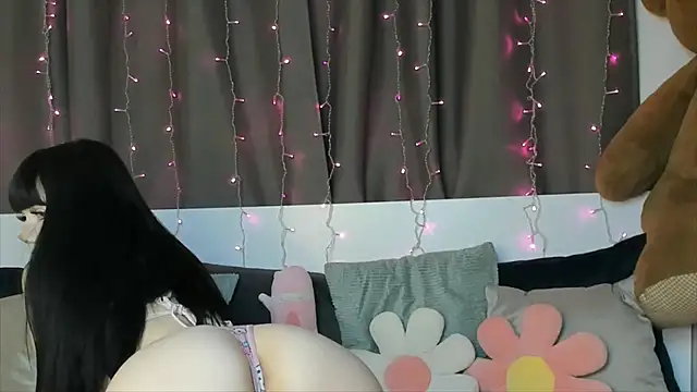 Snapshot of Juicy_MilkX chatting on February 21, 2025, 8:51 am Juicy MilkX online show from February 21, 2025, 8:51 am