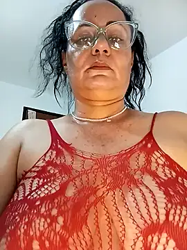 Snapshot of Eunice73 chatting on December 6, 2024, 2:13 am Eunice73 online show from December 6, 2024, 2:13 am