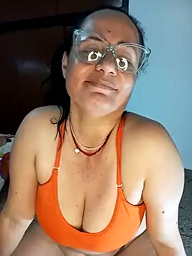 Snapshot of Eunice73 chatting on January 16, 2025, 10:34 pm Eunice73 online show from January 16, 2025, 10:34 pm