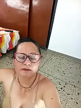 Snapshot of Eunice73 chatting on February 13, 2025, 8:55 pm Eunice73 online show from February 13, 2025, 8:55 pm