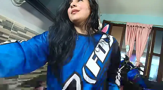 Meganmilk1 online show from December 5, 2024, 6:00 pm