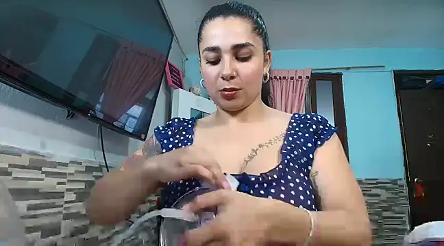 Meganmilk1 online show from December 17, 2024, 4:43 pm