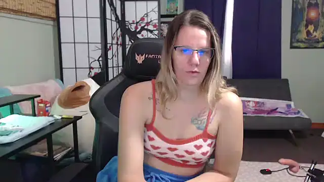 Snapshot of Sarahtineke chatting on October 24, 2025, 4:36 pm Sarahtineke online show from October 24, 2025, 4:36 pm