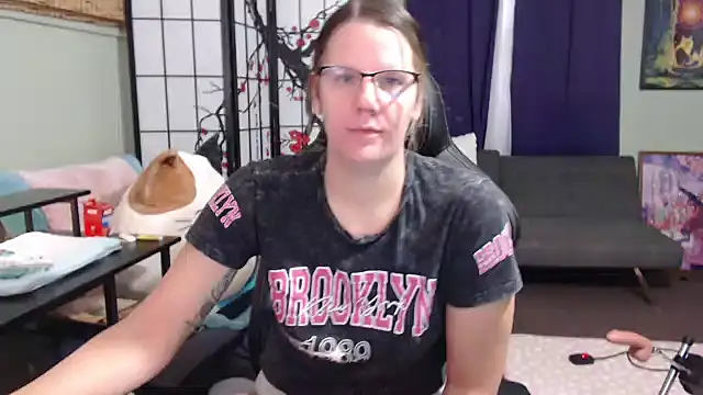 Snapshot of Sarahtineke chatting on October 25, 2025, 3:18 pm Sarahtineke online show from October 25, 2025, 3:18 pm