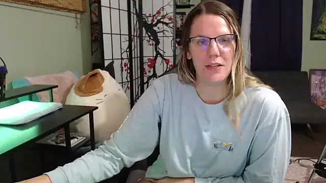 Snapshot of Sarahtineke chatting on November 10, 2025, 1:15 am Sarahtineke online show from November 10, 2025, 1:15 am