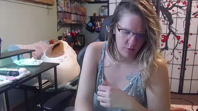 Snapshot of Sarahtineke chatting on February 26, 2026, 1:21 pm Sarahtineke online show from February 26, 2026, 1:21 pm