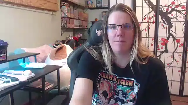 Snapshot of Sarahtineke chatting on March 2, 2026, 12:24 am Sarahtineke online show from March 2, 2026, 12:24 am