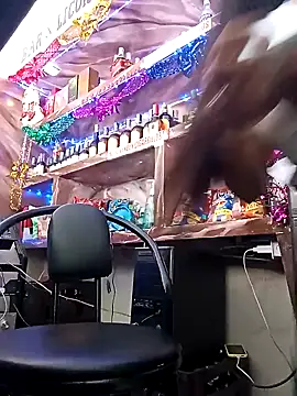 Snapshot of VivienAndClark chatting on December 19, 2024, 4:46 pm VivienAndClark online show from December 19, 2024, 4:46 pm