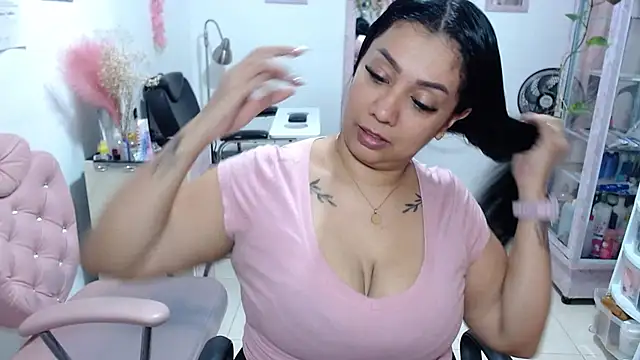 titsbiglovers online show from May 25, 2026, 8:37 pm