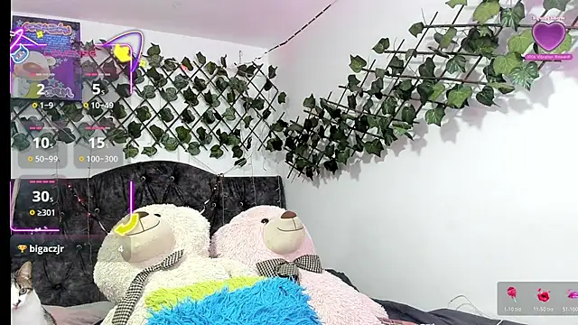 PaulinaSwan online show from November 10, 2025, 4:50 pm