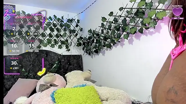 PaulinaSwan online show from November 25, 2025, 4:23 am