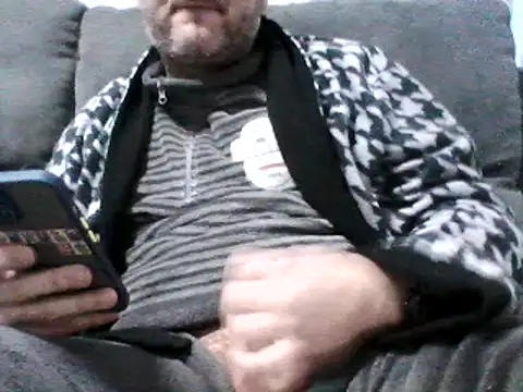 Snapshot of daky_86 chatting on February 19, 2025, 7:05 pm daky 86 online show from February 19, 2025, 7:05 pm