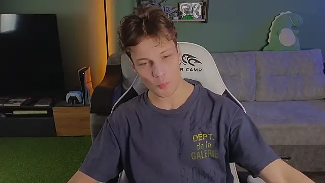 TeddyLiLboy online show from November 24, 2025, 1:55 pm