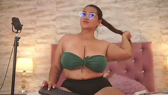 IsabellMendez  online show from January 15, 2025, 7:23 pm