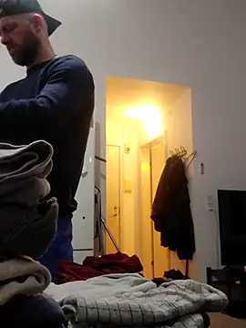 eltoulou online show from February 2, 2025, 10:39 pm