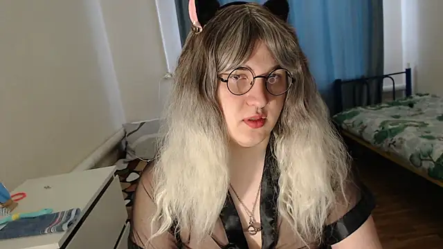 EvaMiron online show from February 14, 2026, 12:46 pm