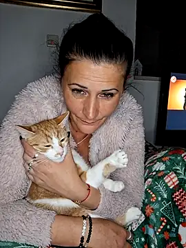 anaaamariaaaa online show from March 9, 2026, 5:50 pm