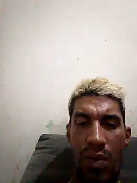 Snapshot of fieltoprj1 chatting on January 27, 2025, 4:30 am fieltoprj1 online show from January 27, 2025, 4:30 am