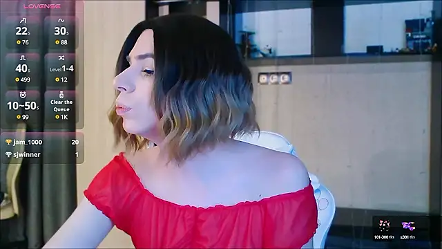 FemAlexa  online show from December 4, 2024, 2:37 pm