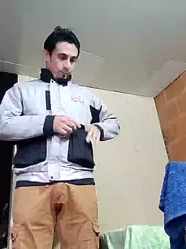 Snapshot of Rejy1992 chatting on December 31, 2024, 11:42 am Rejy1992 online show from December 31, 2024, 11:42 am