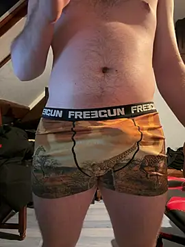 youlo71 online show from February 19, 2026, 12:28 am